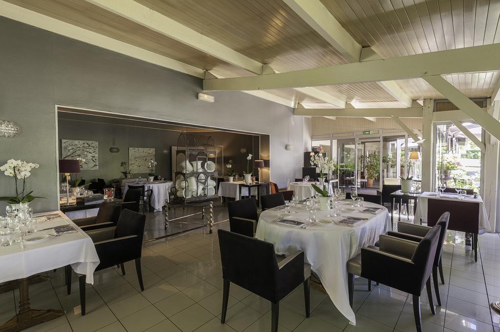 Logis Hotel - Restaurant Le Relais De Comodoliac Saint-Junien Buitenkant foto
