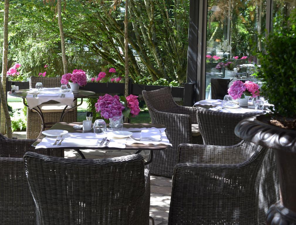 Logis Hotel - Restaurant Le Relais De Comodoliac Saint-Junien Buitenkant foto